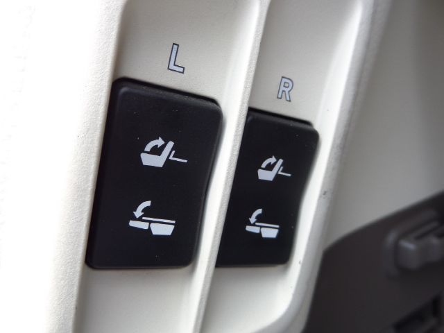 2010 Lexus GX 460 Scion XB