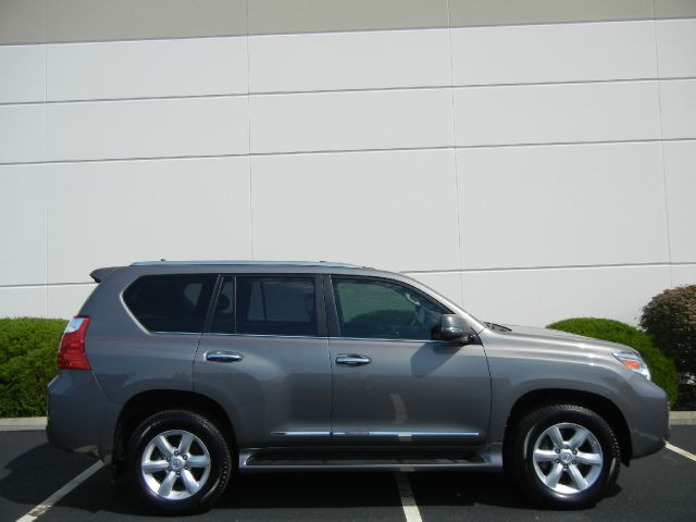 2011 Lexus GX 460 Scion XB