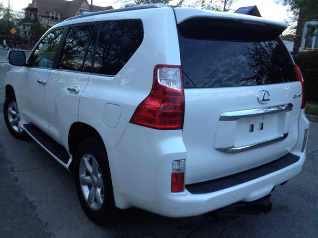 2011 Lexus GX 460 Scion XB