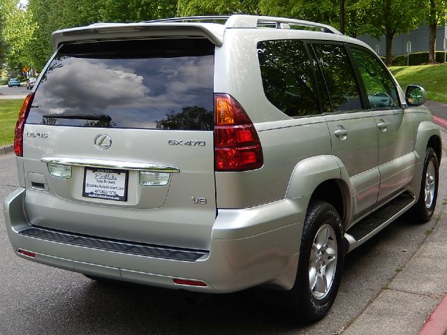 2003 Lexus GX 470 Scion XB
