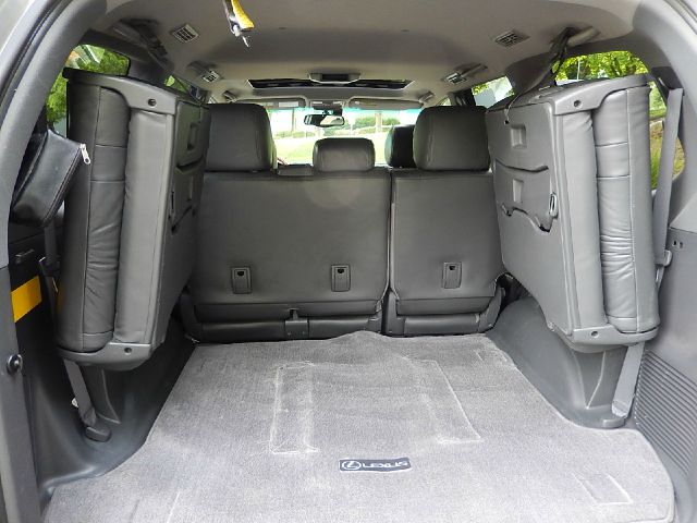 2003 Lexus GX 470 Scion XB