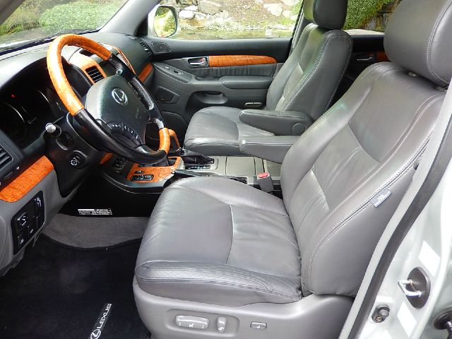 2003 Lexus GX 470 Scion XB