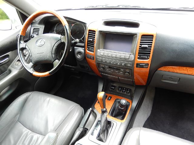 2003 Lexus GX 470 Scion XB