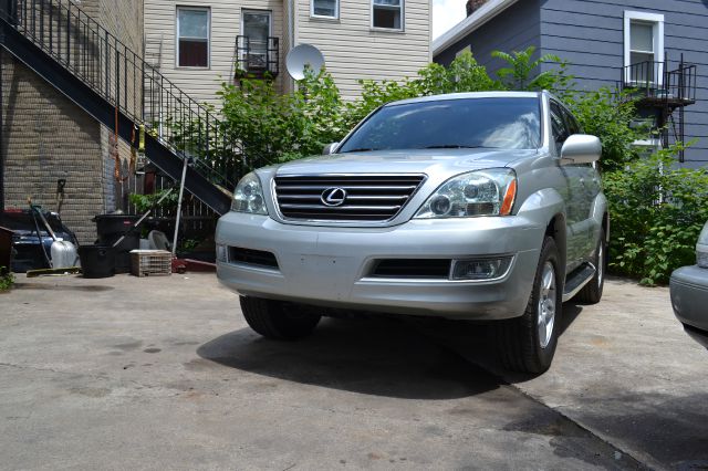 2003 Lexus GX 470 Scion XB