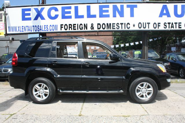 2003 Lexus GX 470 Scion XB