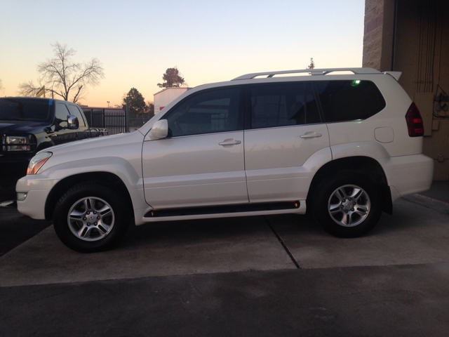 2003 Lexus GX 470 Scion XB