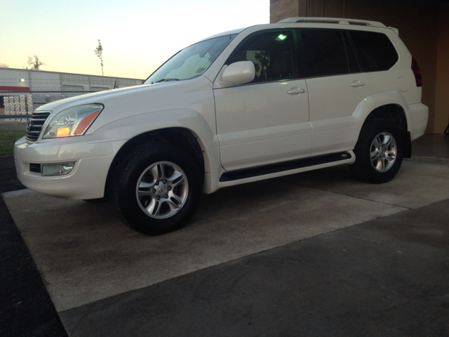 2003 Lexus GX 470 Scion XB