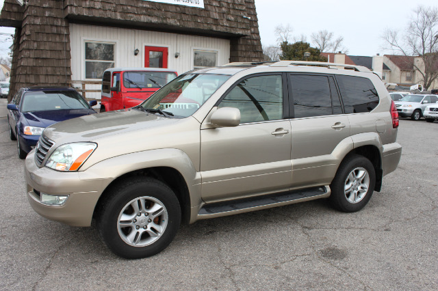 2003 Lexus GX 470 Scion XB