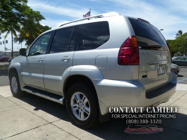 2004 Lexus GX 470 Scion XB