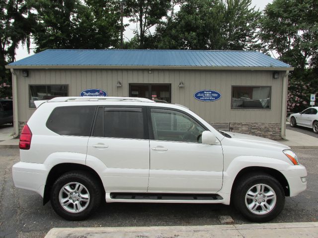 2004 Lexus GX 470 Scion XB
