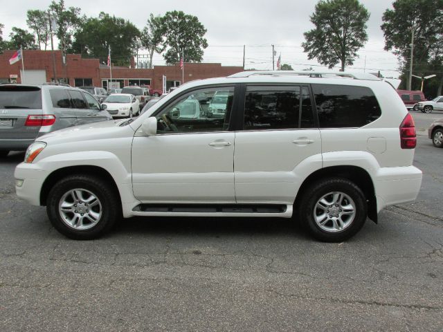 2004 Lexus GX 470 Scion XB