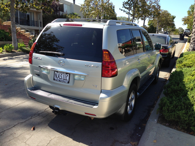 2004 Lexus GX 470 Scion XB
