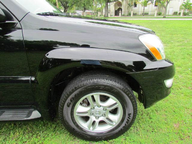 2004 Lexus GX 470 Scion XB