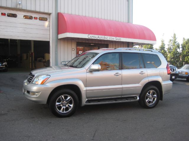2005 Lexus GX 470 Scion XB