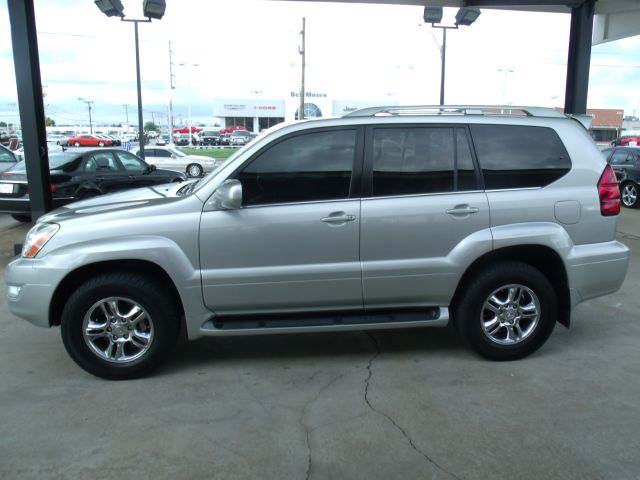 2005 Lexus GX 470 Scion XB
