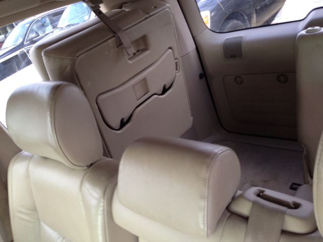 2005 Lexus GX 470 Scion XB