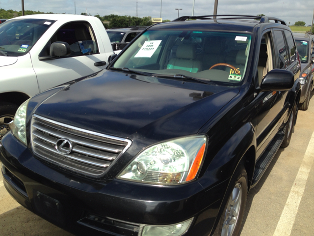 2005 Lexus GX 470 Scion XB