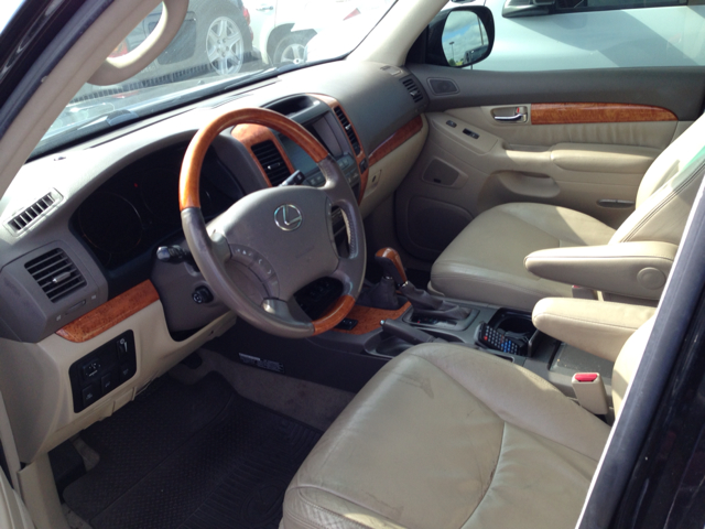 2005 Lexus GX 470 Scion XB