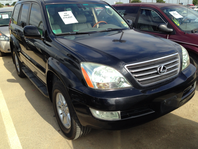 2005 Lexus GX 470 Scion XB