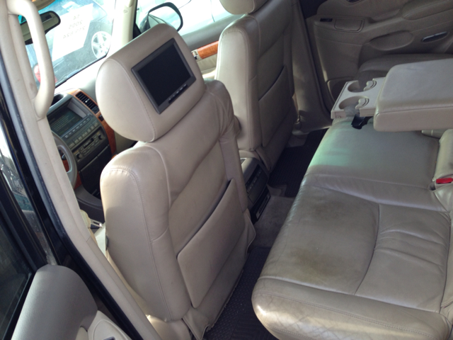 2005 Lexus GX 470 Scion XB