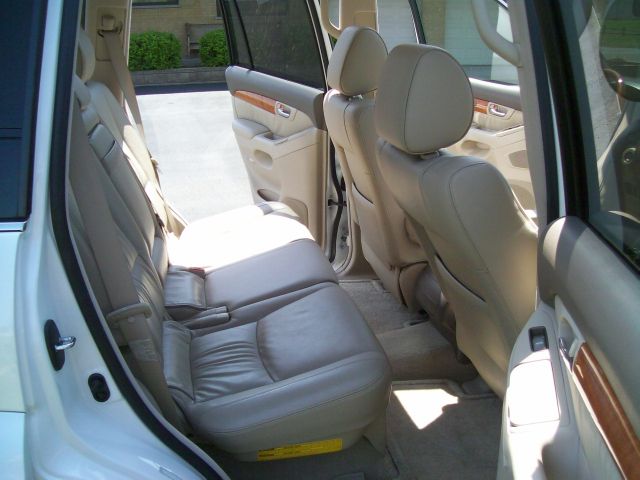 2005 Lexus GX 470 Scion XB