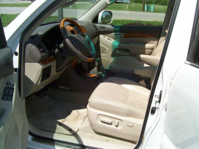 2005 Lexus GX 470 Scion XB