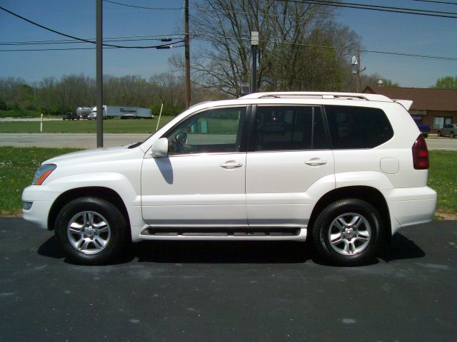 2005 Lexus GX 470 Scion XB