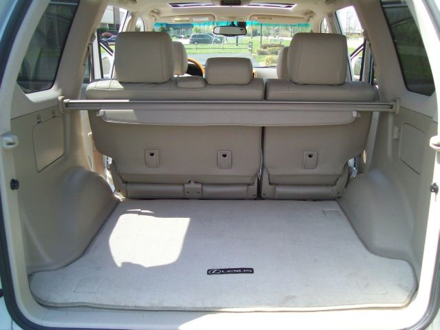 2005 Lexus GX 470 Scion XB