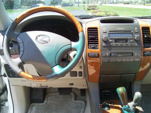 2005 Lexus GX 470 Scion XB