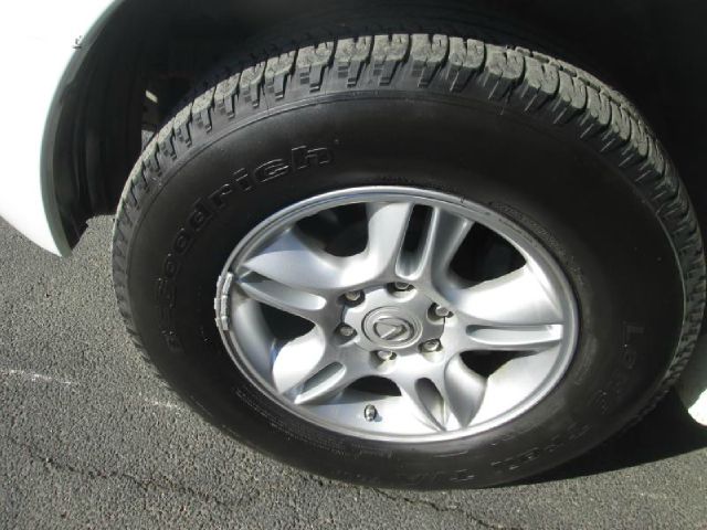 2006 Lexus GX 470 Scion XB