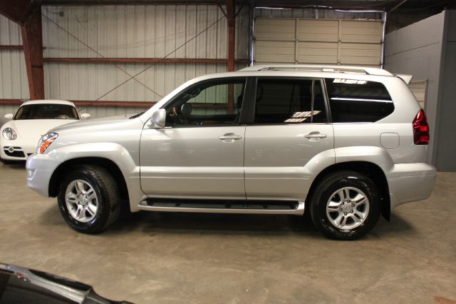 2006 Lexus GX 470 Scion XB