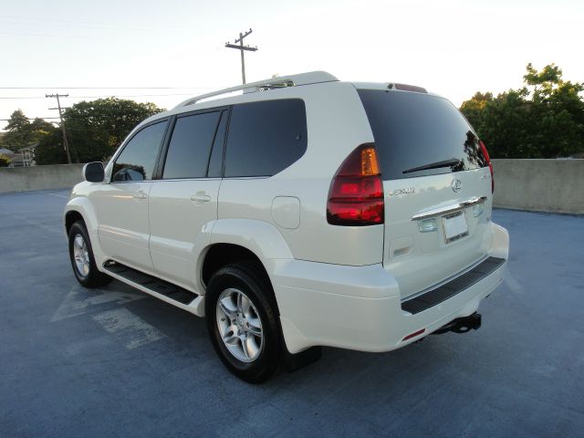 2006 Lexus GX 470 Scion XB