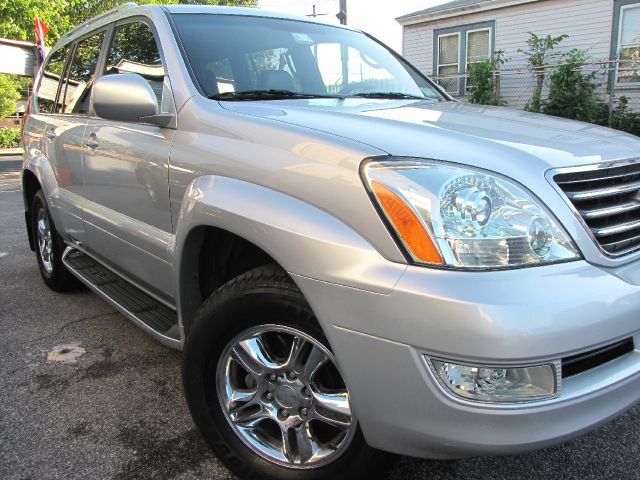 2007 Lexus GX 470 Scion XB