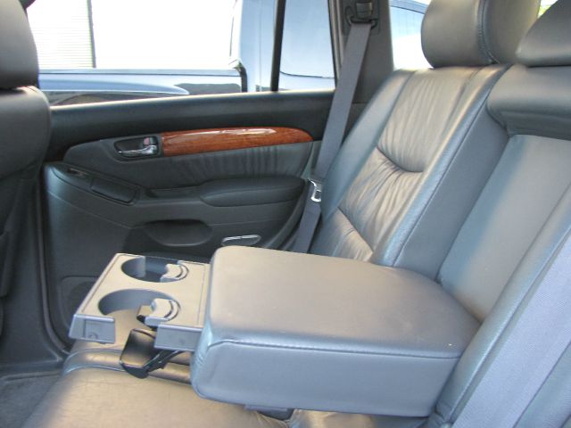 2007 Lexus GX 470 Scion XB