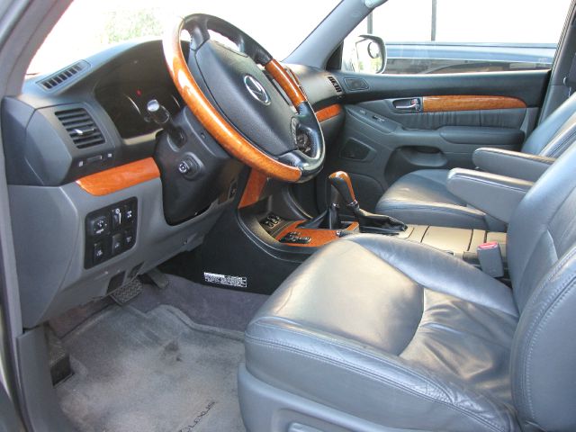 2007 Lexus GX 470 Scion XB