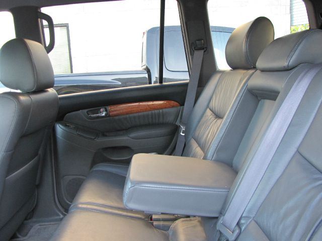 2007 Lexus GX 470 Scion XB