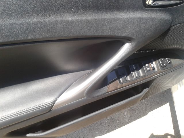 2010 Lexus IS 250C LT w/XM