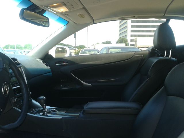2010 Lexus IS 250C LT w/XM