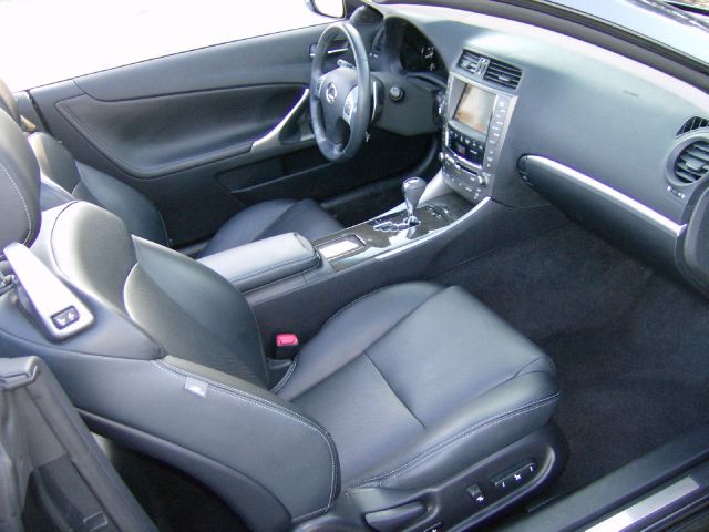 2011 Lexus IS 250C LS 4X4