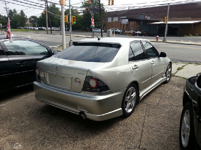 2001 Lexus IS 300 Base