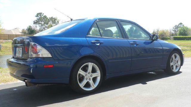 2001 Lexus IS 300 Base