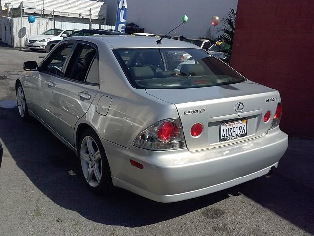 2001 Lexus IS 300 Base