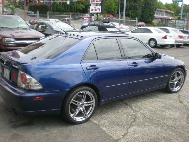 2001 Lexus IS 300 Base