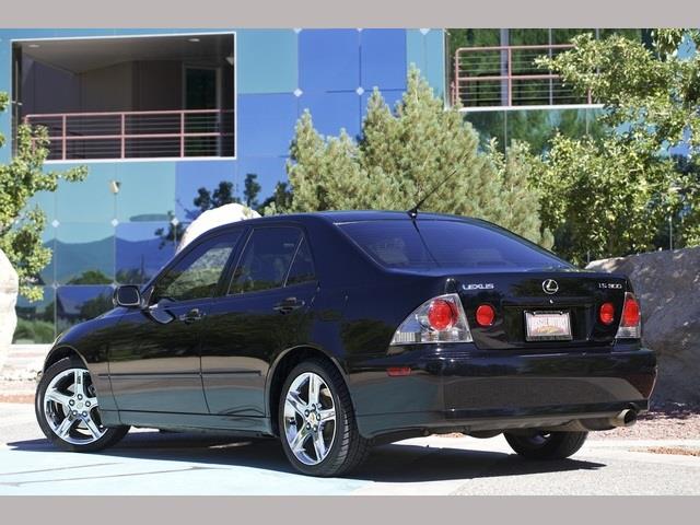 2001 Lexus IS 300 2