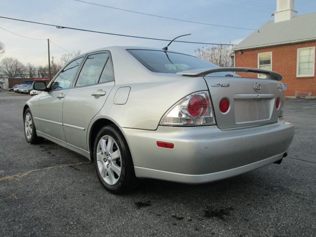 2002 Lexus IS 300 323it