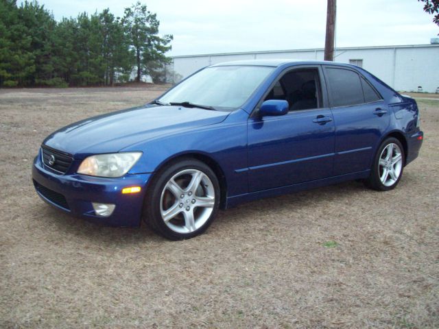 2002 Lexus IS 300 323it