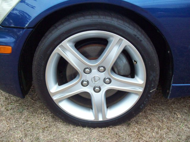 2002 Lexus IS 300 323it