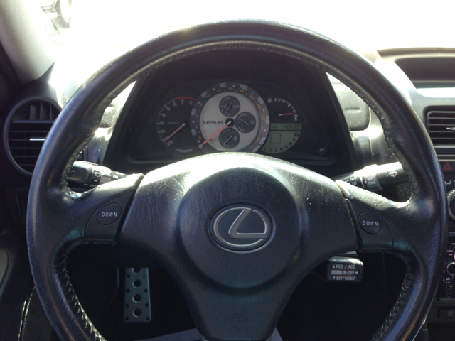 2002 Lexus IS 300 323it