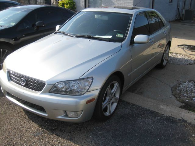2002 Lexus IS 300 323it