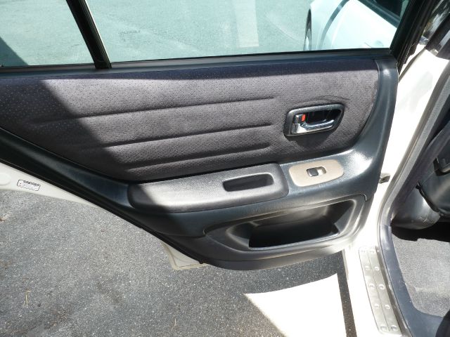 2002 Lexus IS 300 323it